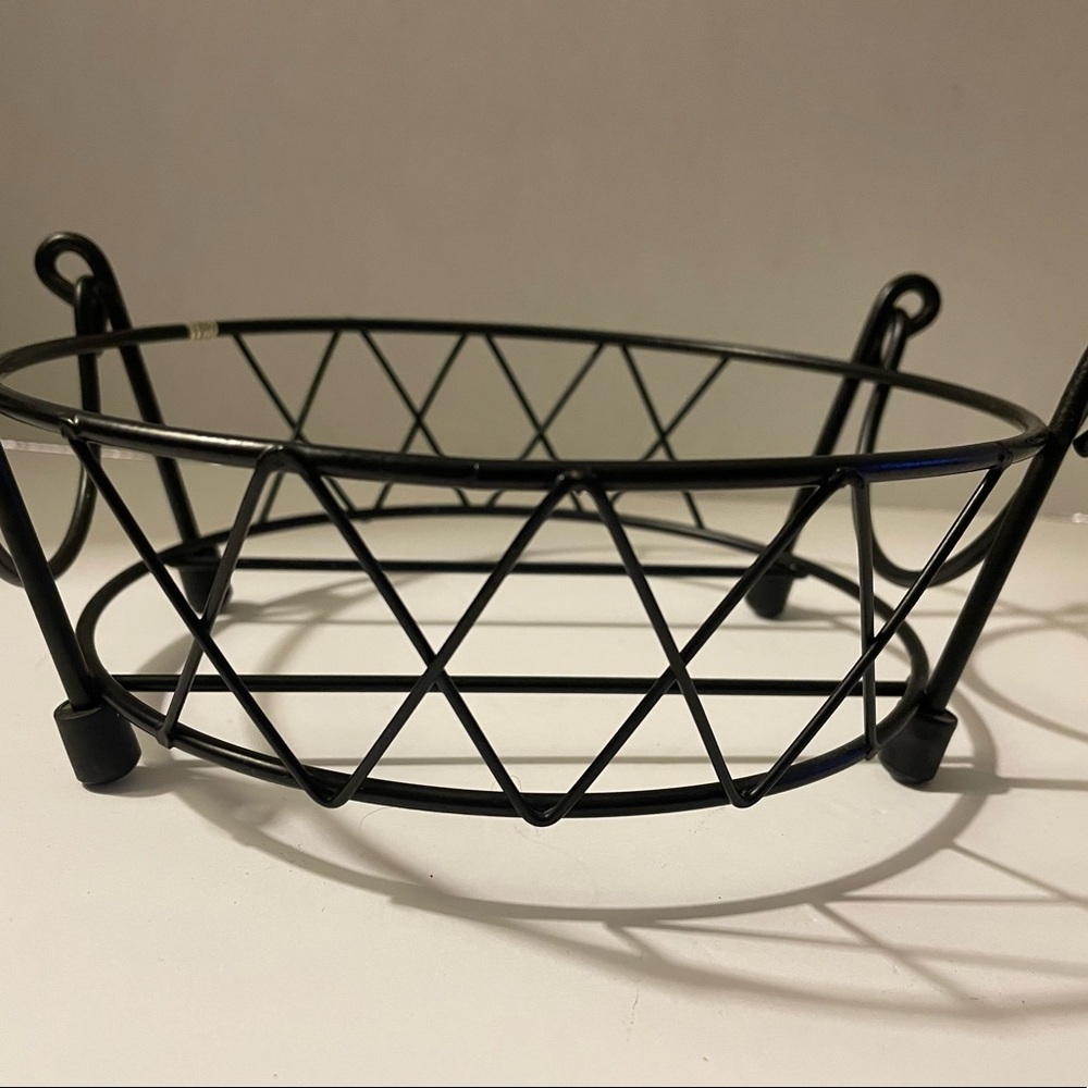 Temptations by Tara Casserole Black Wire Foot Storage Serving Holding Rack 7 1/4
